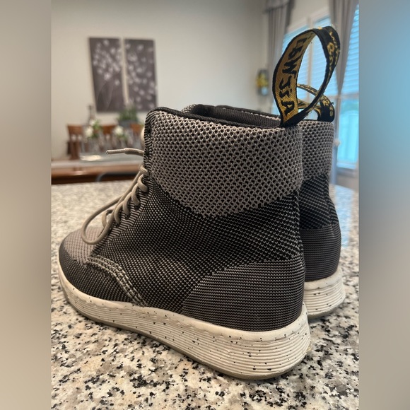 EUC Dr.Martens, Rigal Knit Boots, Unisex, Men’s Size 6, Women’s Size 7 Amazing! - Picture 3 of 9